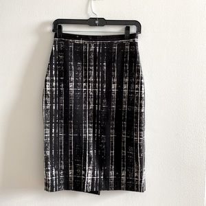 Banana Republic high waisted Pencil Skirt - Black and White print - Size 2